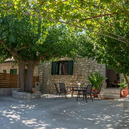 Mouria Case de vacanță Pinakokhorion