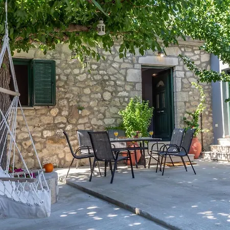 Mouria * Pinakokhorion